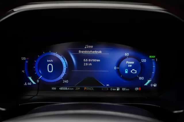 Ford Kuga (2022) thumbnail 5