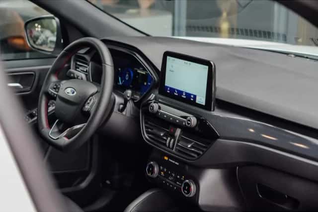 Ford Kuga (2022) thumbnail 6