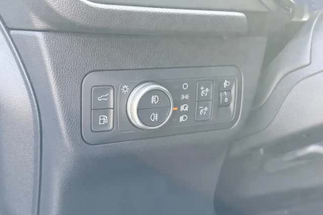 Ford Kuga (2022) thumbnail 6