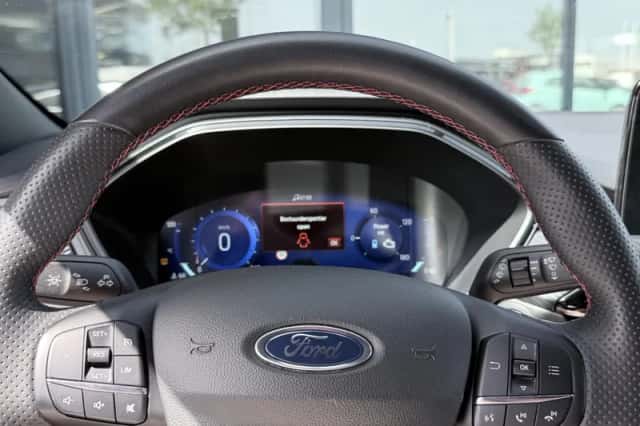 Ford Kuga (2022) thumbnail 14