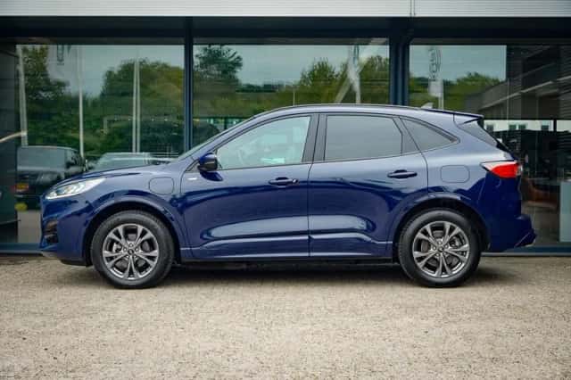 Ford Kuga (2022) thumbnail 3