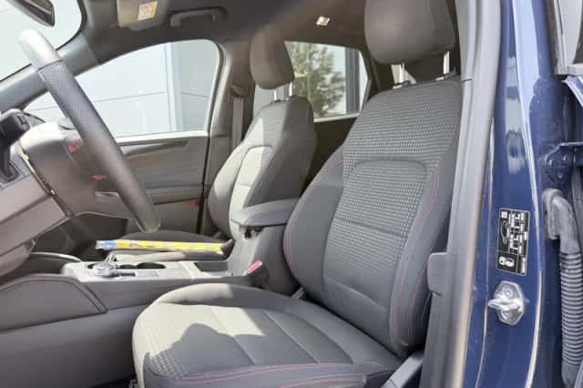 Ford Kuga (2022) thumbnail 4