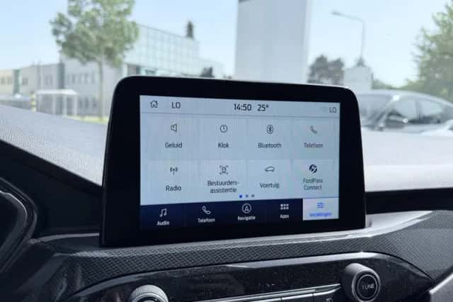Ford Kuga (2022) thumbnail 18
