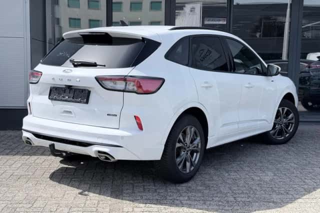 Ford Kuga (2022) thumbnail 3