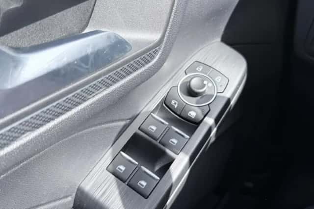 Ford Kuga (2022) thumbnail 22