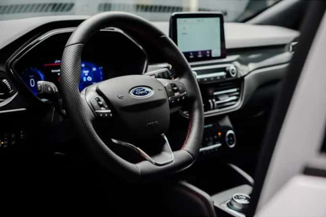 Ford Kuga (2022) thumbnail 6