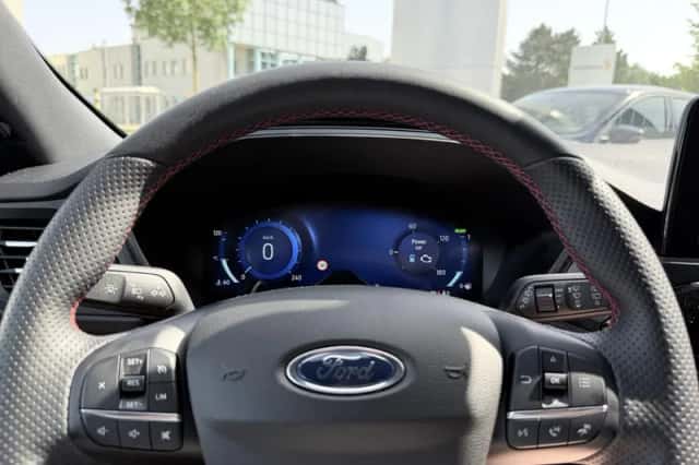 Ford Kuga (2022) thumbnail 6