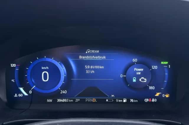 Ford Kuga (2022) thumbnail 5