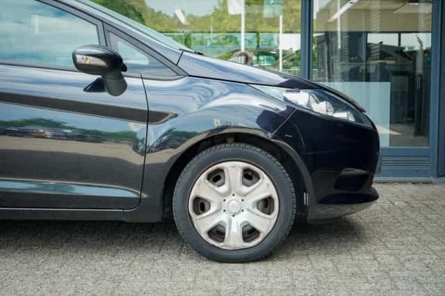 Ford Fiesta (2012) thumbnail 11