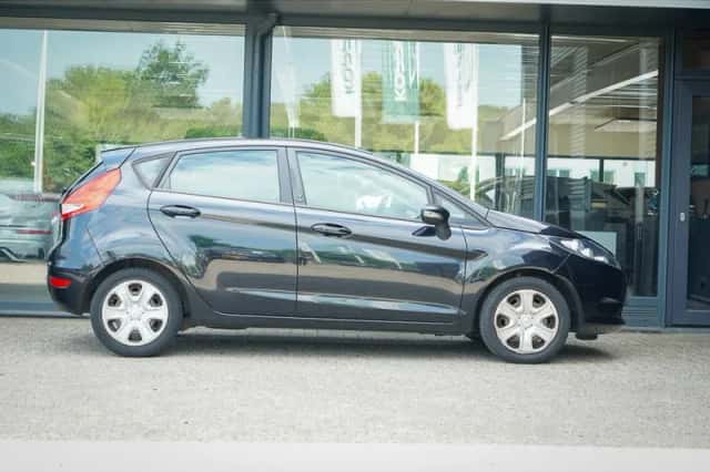 Ford Fiesta (2012) thumbnail 13