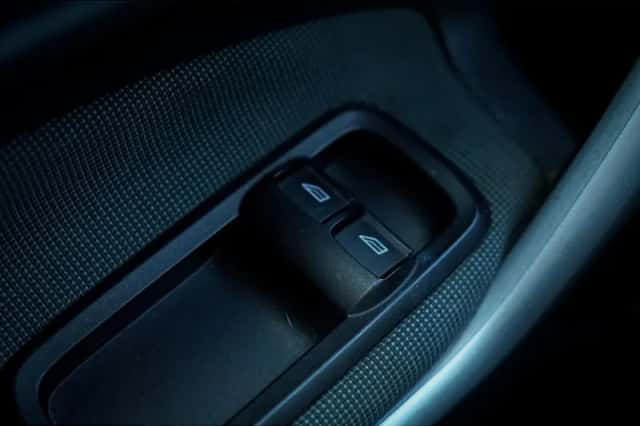 Ford Fiesta (2012) thumbnail 15