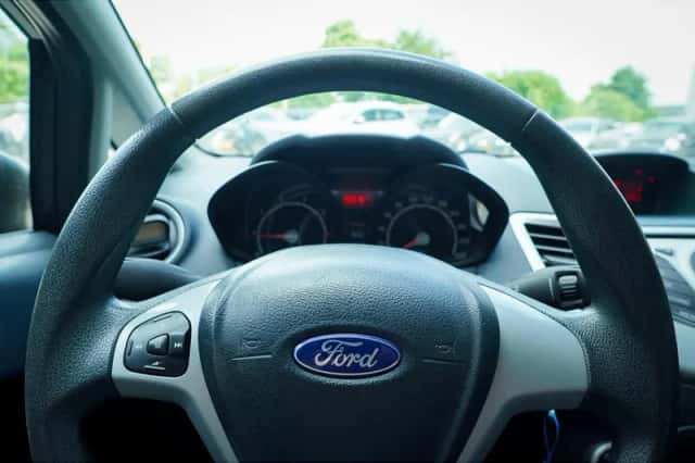Ford Fiesta (2012) thumbnail 17