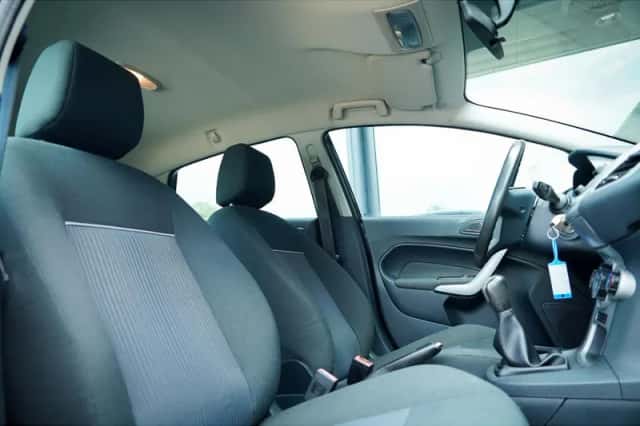 Ford Fiesta (2012) thumbnail 18