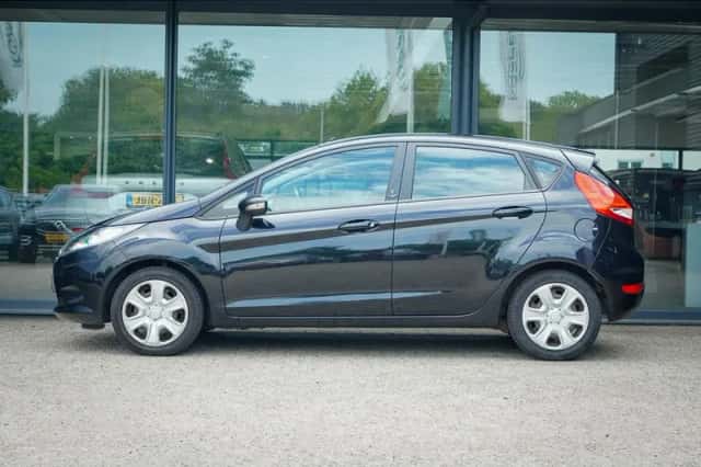 Ford Fiesta (2012) thumbnail 3