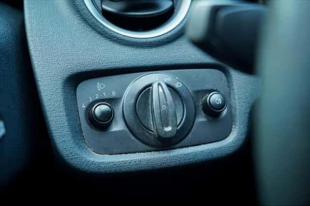 Ford Fiesta (2012) thumbnail 21
