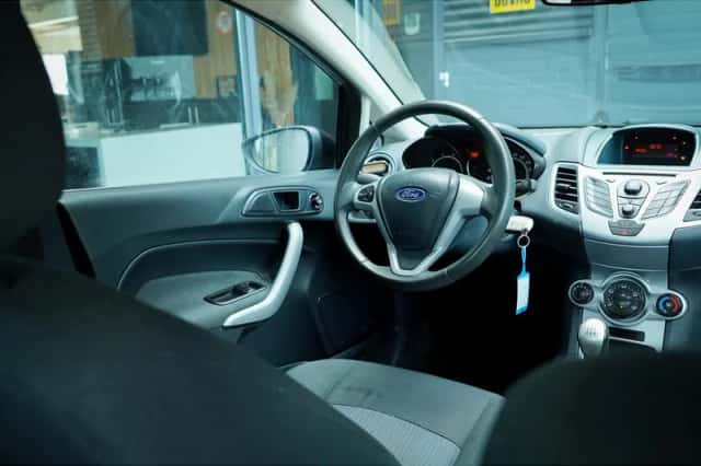 Ford Fiesta (2012) thumbnail 26