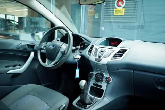 Ford Fiesta (2012) thumbnail 27
