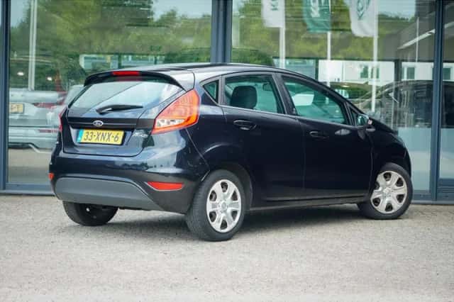 Ford Fiesta (2012) thumbnail 4