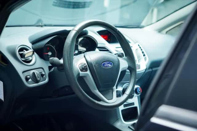 Ford Fiesta (2012) thumbnail 6