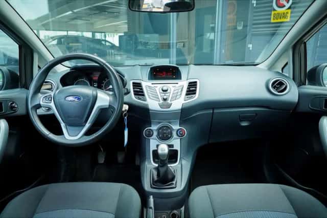 Ford Fiesta (2012) thumbnail 7
