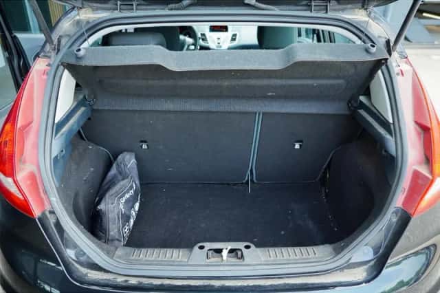 Ford Fiesta (2012) thumbnail 9