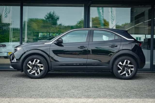 Opel Mokka-e (2023) thumbnail 3