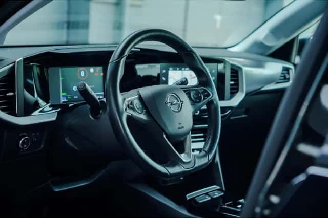 Opel Mokka-e (2023) thumbnail 6