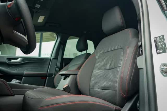 Ford Kuga (2022) thumbnail 2