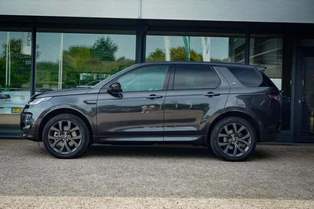 Land Rover Discovery Sport (2022) thumbnail 3