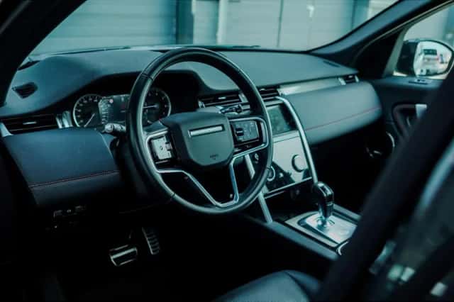 Land Rover Discovery Sport (2022) thumbnail 6
