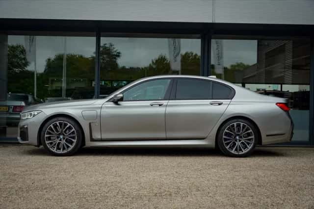 BMW 7-Serie (2020) thumbnail 3