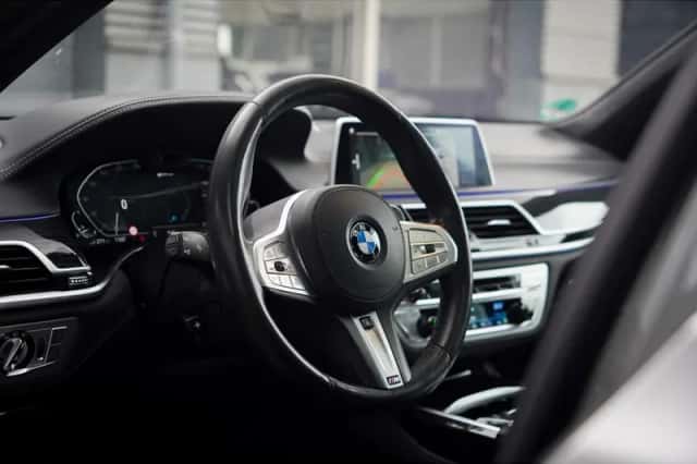 BMW 7-Serie (2020) thumbnail 6