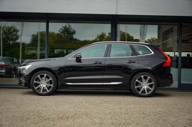 Volvo XC60 (2017) thumbnail 3