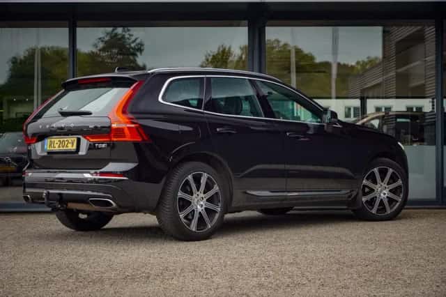 Volvo XC60 (2017) thumbnail 4