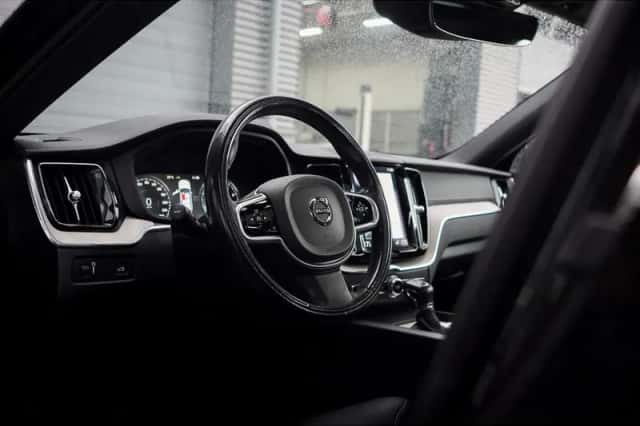 Volvo XC60 (2017) thumbnail 6