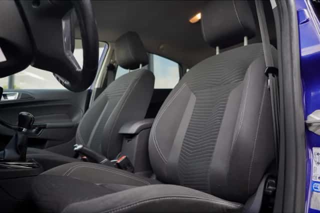 Ford Fiesta (2014) thumbnail 2
