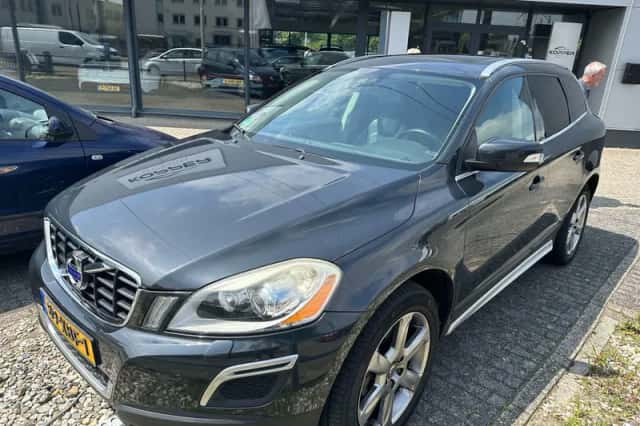 Volvo XC60 (2012) thumbnail 2