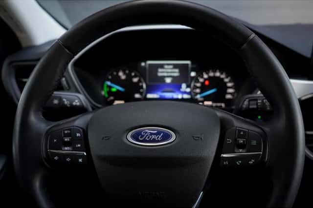 Ford Kuga (2022) thumbnail 5