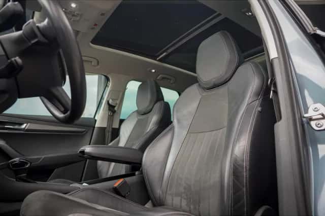 Škoda Karoq (2019) thumbnail 2