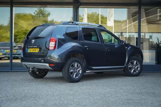 Dacia Duster (2016) thumbnail 4
