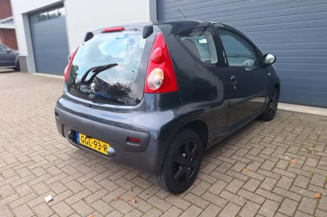 Peugeot 107 (2008) thumbnail 3