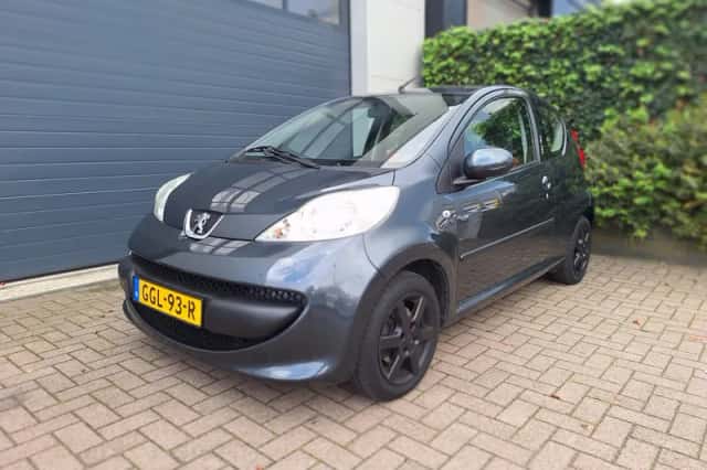 Peugeot 107 (2008) thumbnail 4