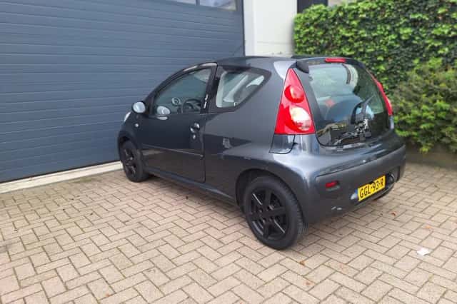 Peugeot 107 (2008) thumbnail 6