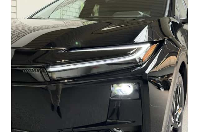 Toyota C-HR+ (2026) thumbnail 3