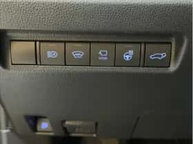 Toyota RAV4 (2022) thumbnail 17
