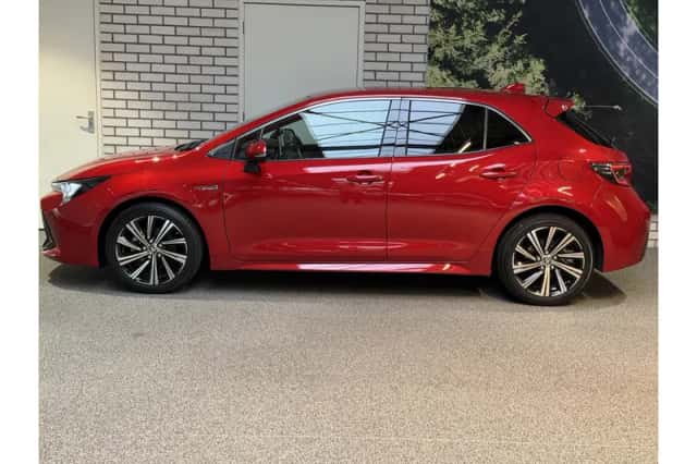 Toyota Corolla (2021) thumbnail 2