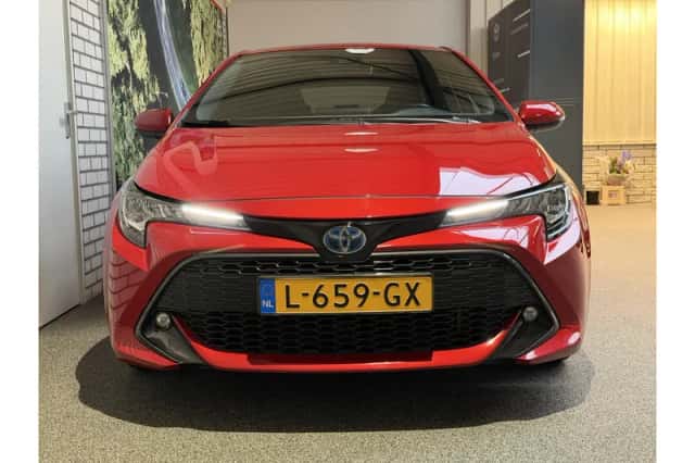Toyota Corolla (2021) thumbnail 3
