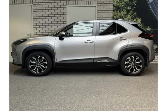 Toyota Yaris Cross (2021) thumbnail 2