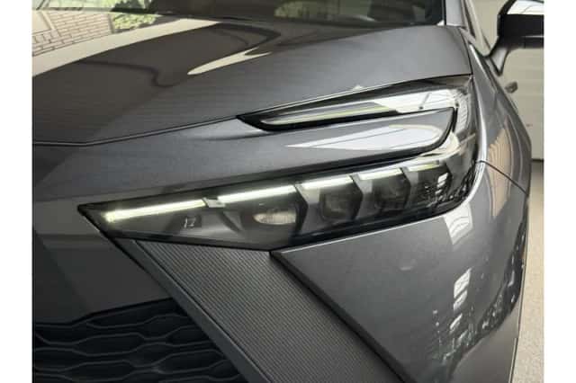 Toyota C-HR (2024) thumbnail 5