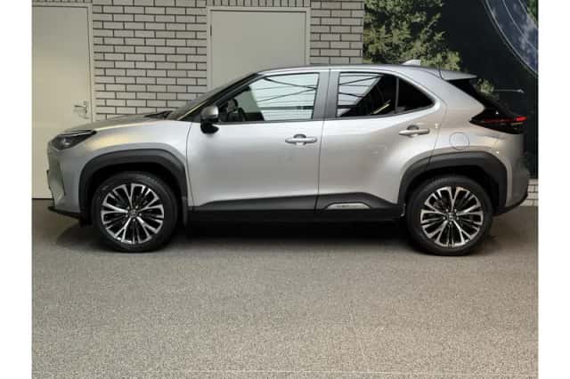 Toyota Yaris Cross (2021) thumbnail 2
